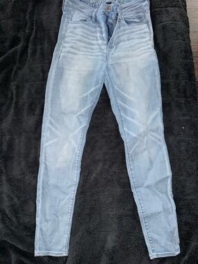 American Eagle Outfitters Light Blue Stretch Skinny Jeans